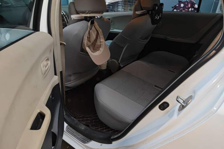 Used Toyota Yaris 2011 1.6E Automatic Charm Edition Interior 4