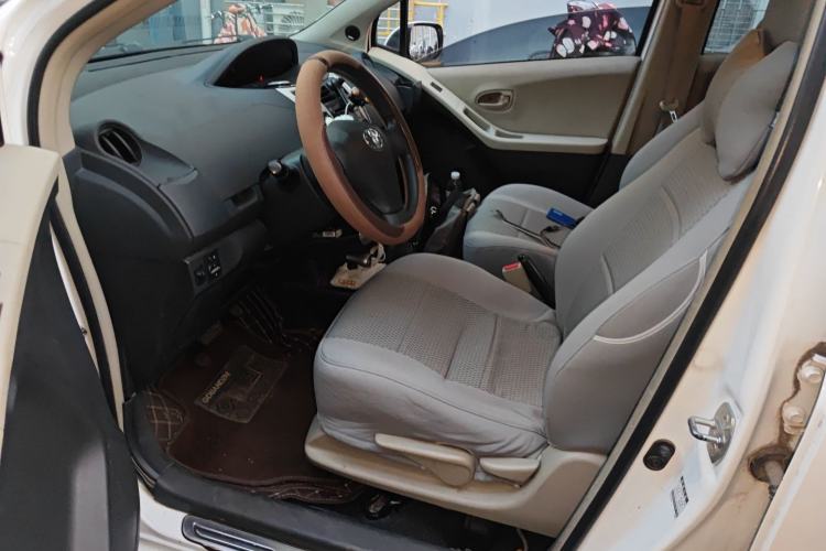 Used Toyota Yaris 2011 1.6E Automatic Charm Edition Left Front Seat