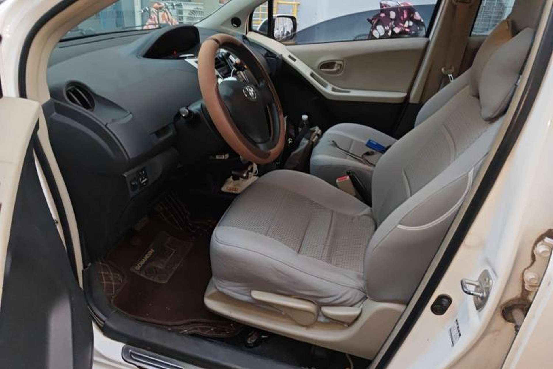 Used Toyota Yaris 2011 1.6E Automatic Charm Edition Left Front Seat