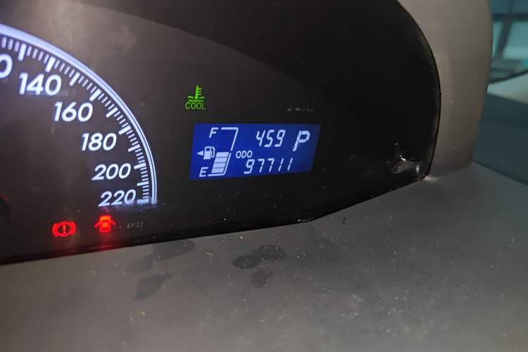 Used Toyota Yaris 2011 1.6E Automatic Charm Edition Odometer Close Up