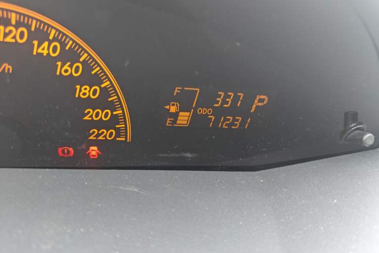 Used Toyota Yaris 2011 1.6E Automatic Charm Edition Odometer Close Up