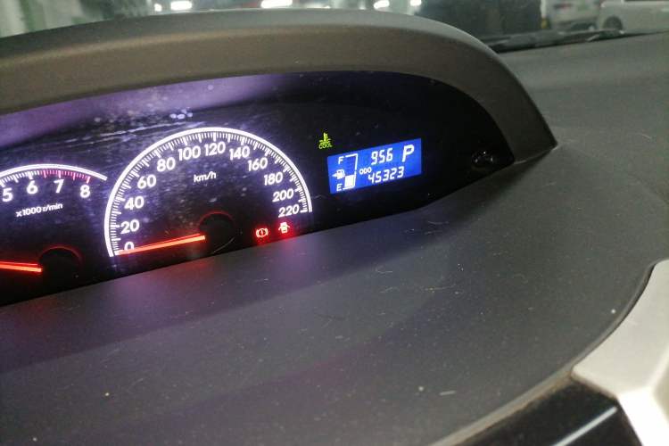 Used Toyota Yaris 2011 1.6E Automatic Charm Edition Odometer Close Up