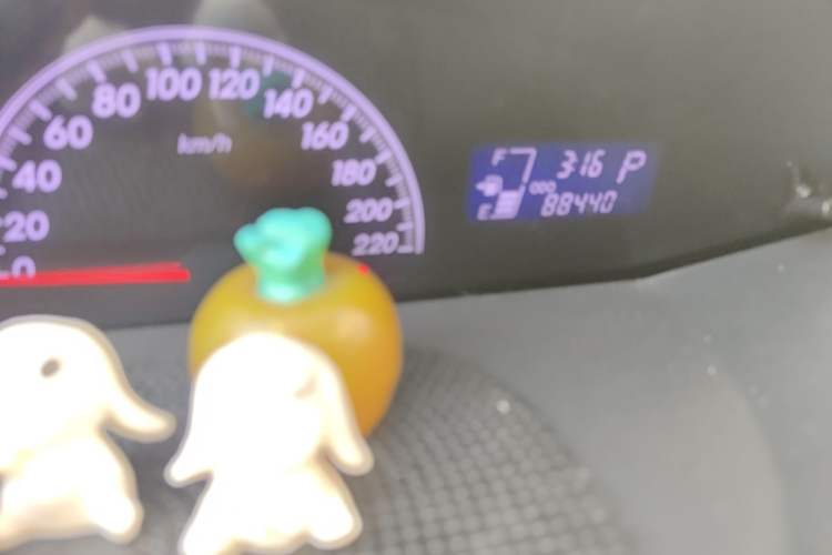 Used Toyota Yaris 2011 1.6E Automatic Charm Edition Odometer Close Up