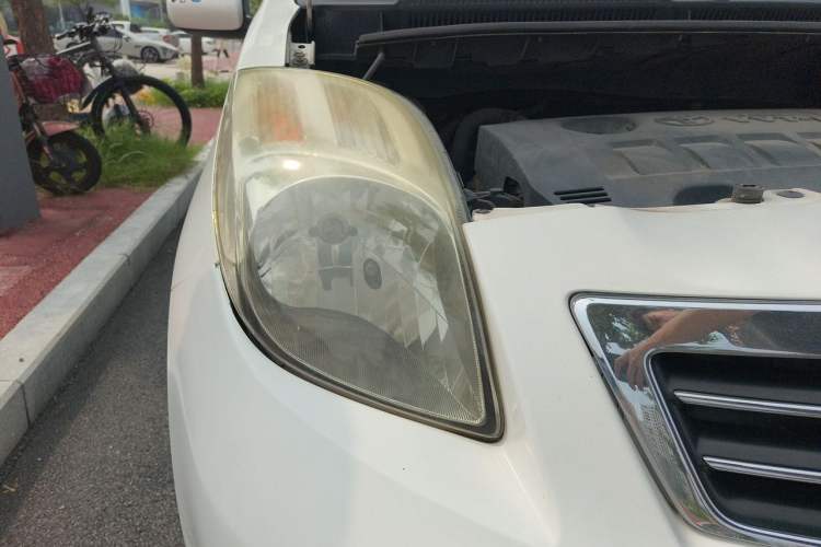 Used Toyota Yaris 2011 1.6E Automatic Charm Edition Right Front Headlight