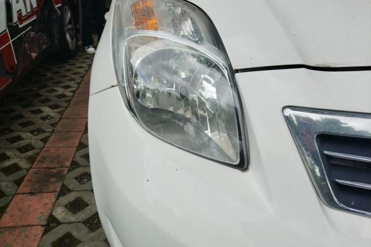 Used Toyota Yaris 2011 1.6E Automatic Charm Edition Right Front Headlight