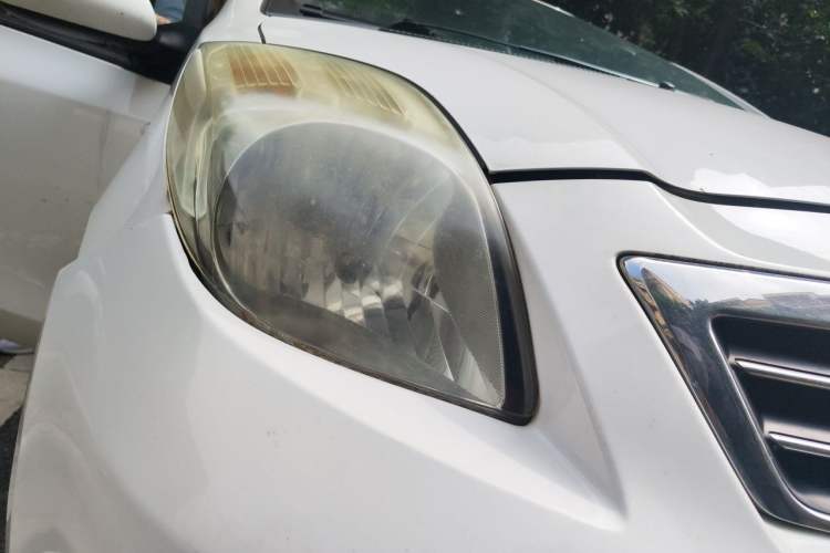 Used Toyota Yaris 2011 1.6E Automatic Charm Edition Right Front Headlight