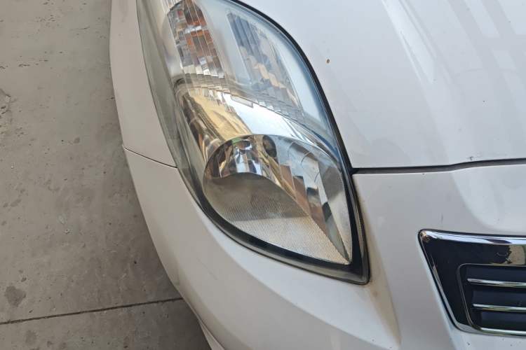 Used Toyota Yaris 2011 1.6E Automatic Charm Edition Right Front Headlight