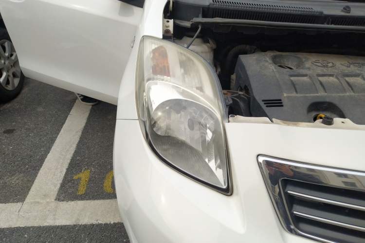 Used Toyota Yaris 2011 1.6E Automatic Charm Edition Right Front Headlight