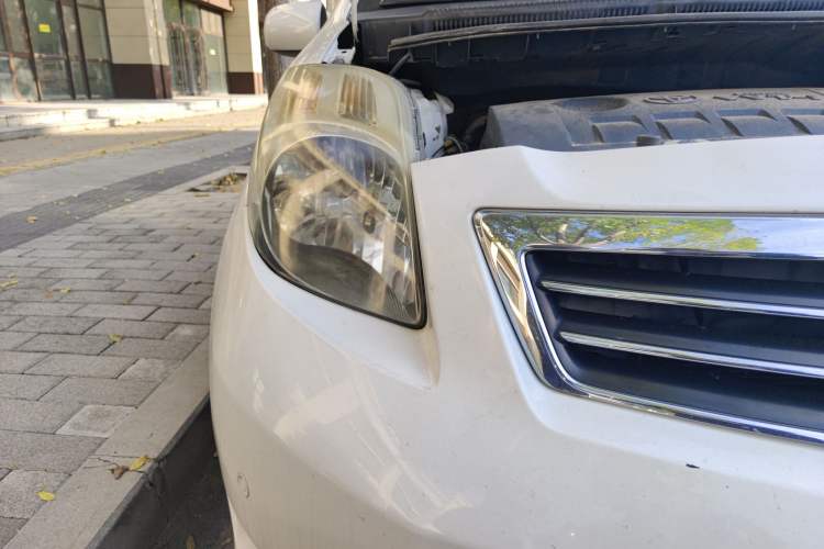 Used Toyota Yaris 2011 1.6E Automatic Charm Edition Right Front Headlight