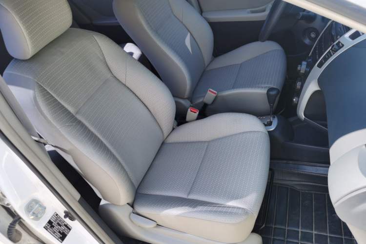 Used Toyota Yaris 2011 1.6E Automatic Charm Edition Right Front Seat