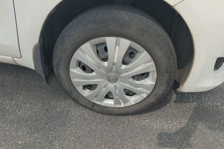 Used Toyota Yaris 2011 1.6E Automatic Charm Edition Right Front Wheel Hub