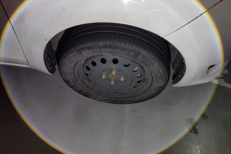 Used Toyota Yaris 2011 1.6E Automatic Charm Edition Right Front Wheel Hub