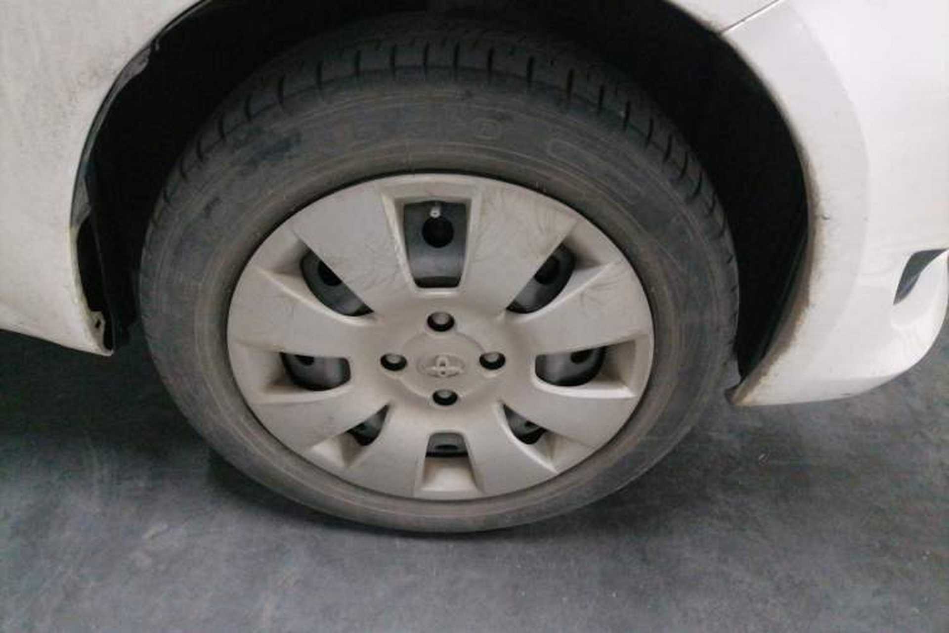 Used Toyota Yaris 2011 1.6E Automatic Charm Edition Right Front Wheel Hub