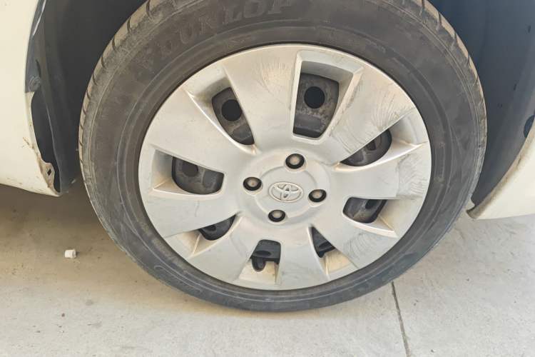 Used Toyota Yaris 2011 1.6E Automatic Charm Edition Right Front Wheel Hub