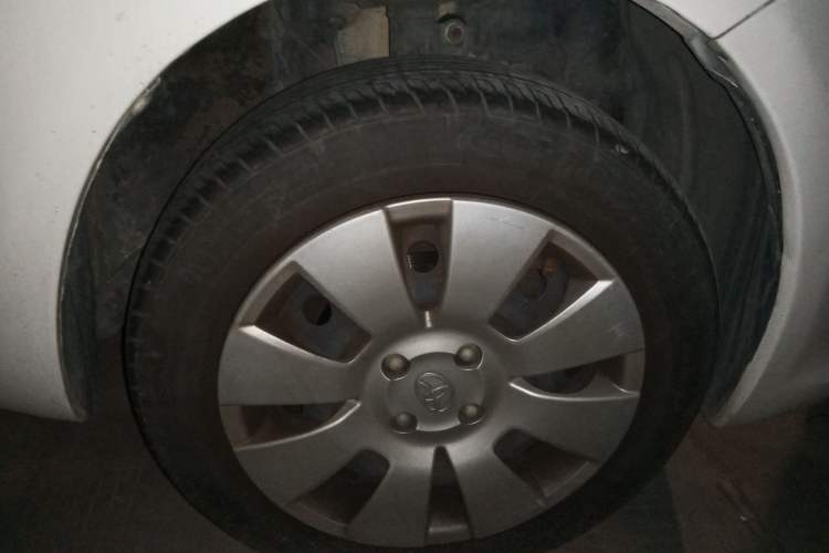 Used Toyota Yaris 2011 1.6E Automatic Charm Edition Right Front Wheel Hub