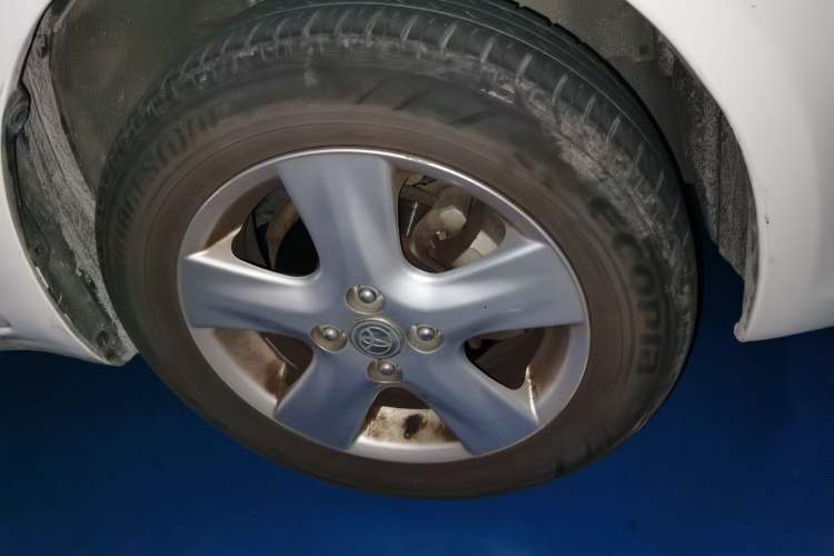 Used Toyota Yaris 2011 1.6E Automatic Charm Edition Right Front Wheel Hub