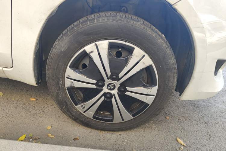 Used Toyota Yaris 2011 1.6E Automatic Charm Edition Right Front Wheel Hub