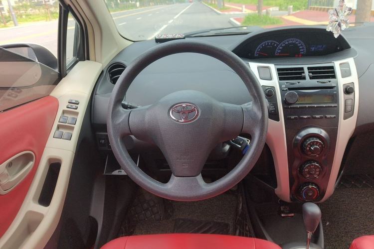 Used Toyota Yaris 2011 1.6E Automatic Charm Edition Steering Wheel