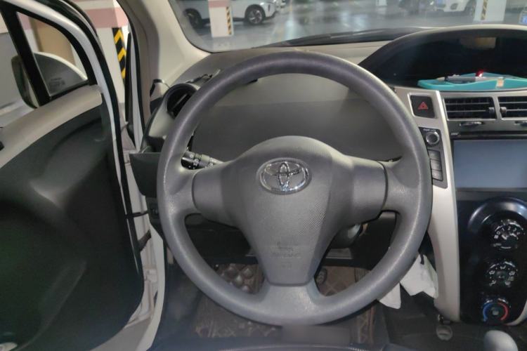 Used Toyota Yaris 2011 1.6E Automatic Charm Edition Steering Wheel