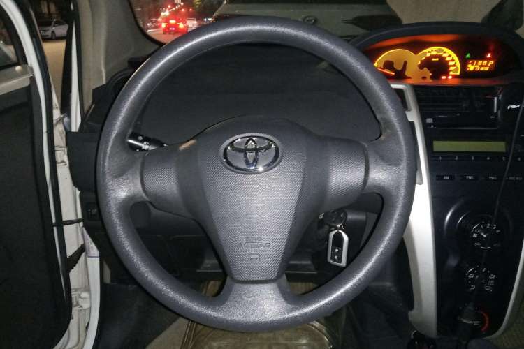Used Toyota Yaris 2011 1.6E Automatic Charm Edition Steering Wheel