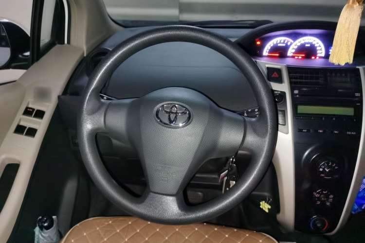 Used Toyota Yaris 2011 1.6E Automatic Charm Edition Steering Wheel
