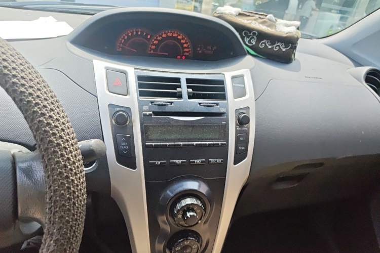 Used Toyota Yaris 2011 1.6 GS Automatic Sharp Edition Audio And AC Panel
