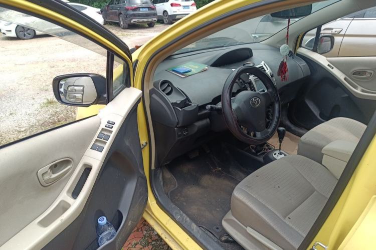 Used Toyota Yaris 2011 1.6E Automatic Charm Edition Driver Seat