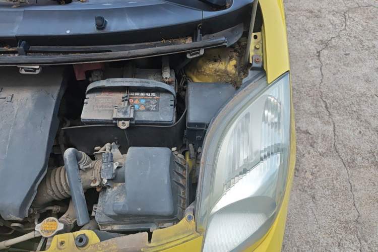 Used Toyota Yaris 2011 1.6 GS Automatic Sharp Edition Engine Bay Left