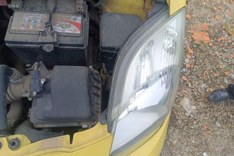 Used Toyota Yaris 2011 1.6E Automatic Charm Edition Engine Bay Left