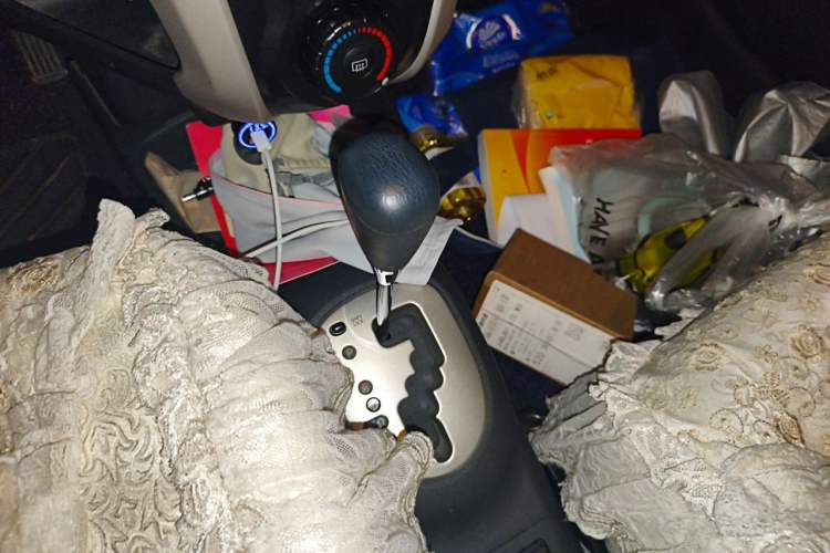 Used Toyota Yaris 2011 1.6E Automatic Charm Edition Gear Lever