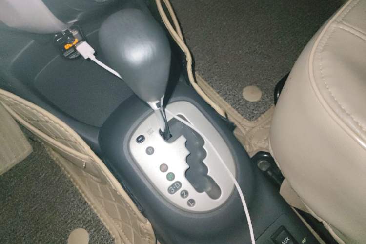 Used Toyota Yaris 2011 1.6E Automatic Charm Edition Gear Lever