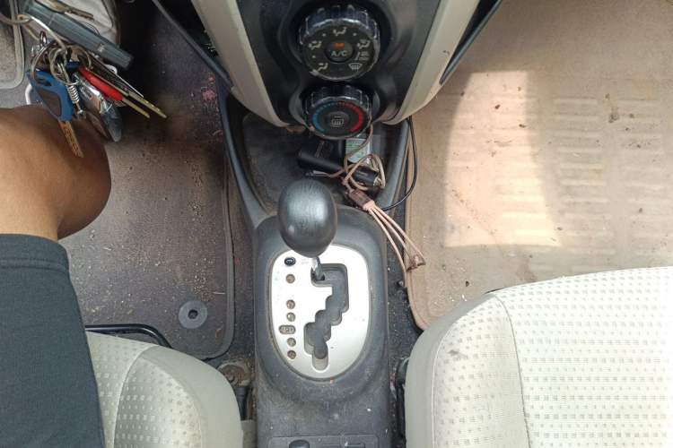 Used Toyota Yaris 2011 1.6E Automatic Charm Edition Gear Lever