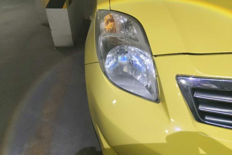 Used Toyota Yaris 2011 1.6E Automatic Charm Edition Right Front Headlight