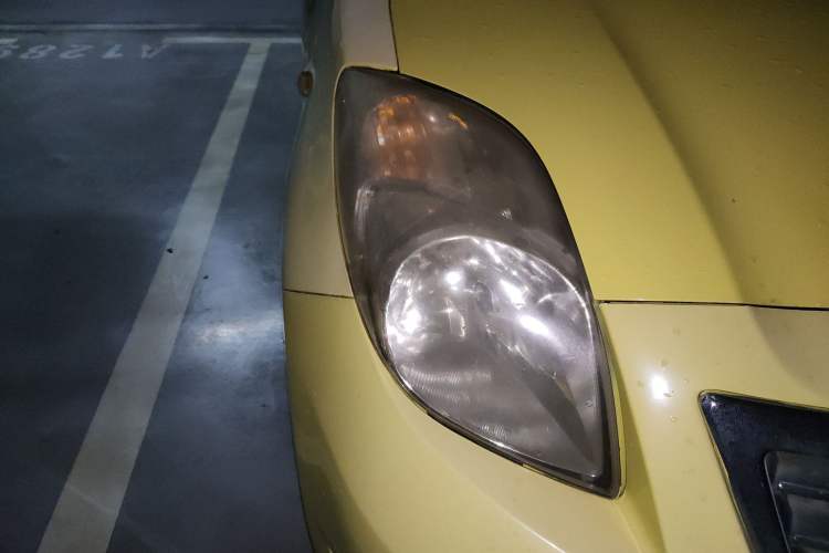 Used Toyota Yaris 2011 1.6E Automatic Charm Edition Right Front Headlight