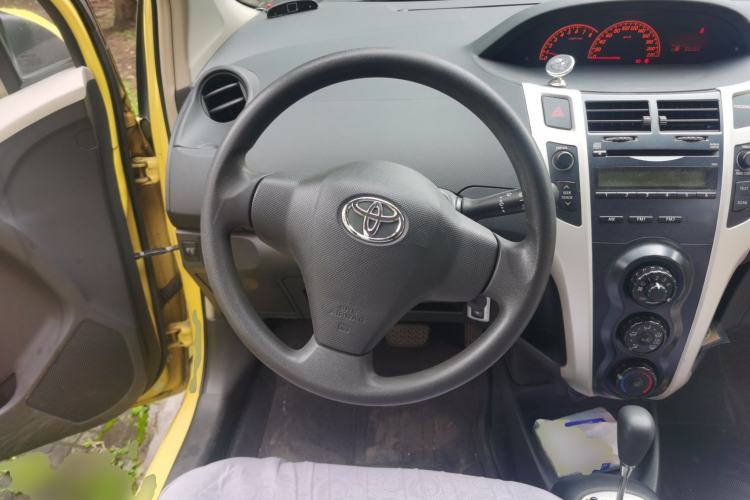 Used Toyota Yaris 2011 1.6E Automatic Charm Edition Steering Wheel