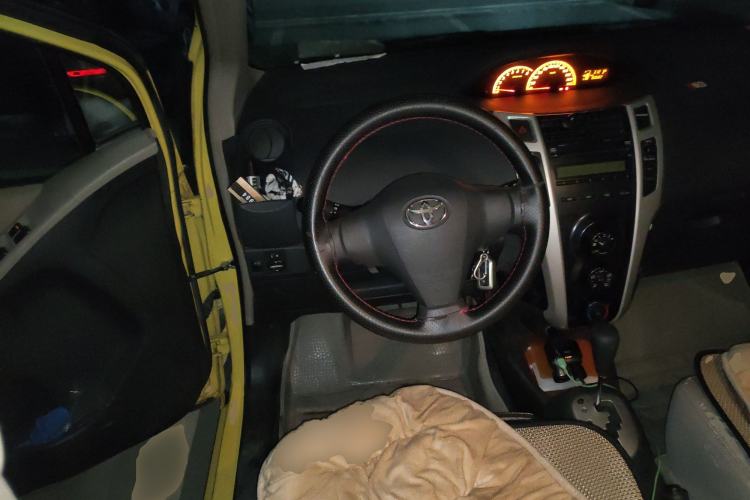 Used Toyota Yaris 2011 1.6E Automatic Charm Edition Steering Wheel
