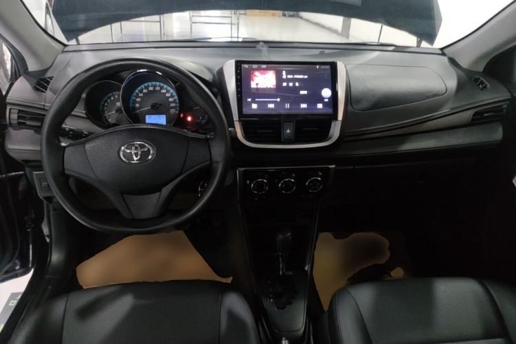 Used Toyota YARiS L Zhi Xiang 2017 1.5E CVT Dynamic Edition Center Console