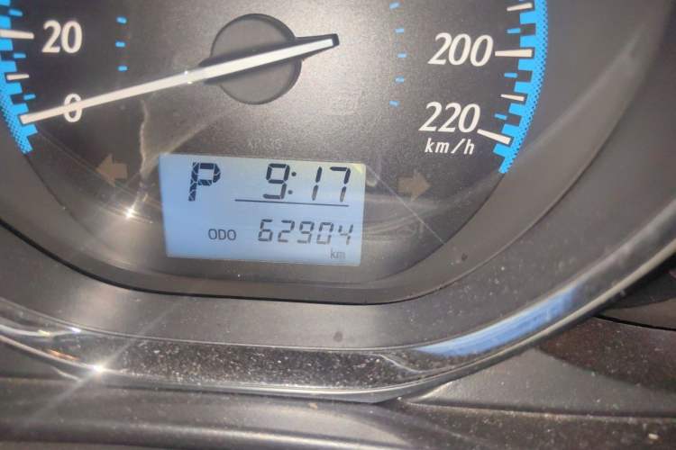 Used Toyota YARiS L Zhi Xiang 2017 1.5E CVT Dynamic Edition Odometer Close Up