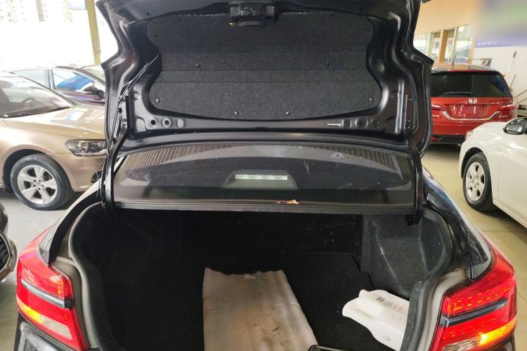 Used Toyota YARiS L Zhi Xiang 2017 1.5E CVT Dynamic Edition Trunk