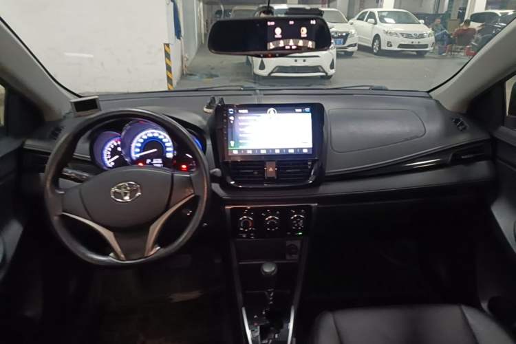 Used Toyota YARiS L Zhi Xiang 2017 1.5G CVT Xuan Dong Skyroof Edition Center Console