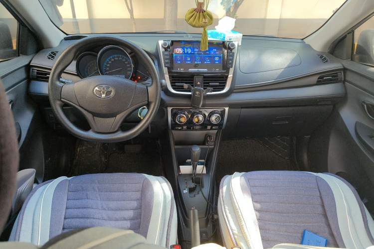Used Toyota YARiS L Zhi Xiang 2017 1.5E CVT Dynamic Edition Center Console