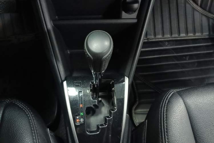 Used Toyota YARiS L Zhi Xiang 2017 1.5G CVT Xuan Dong Skyroof Edition Gear Lever
