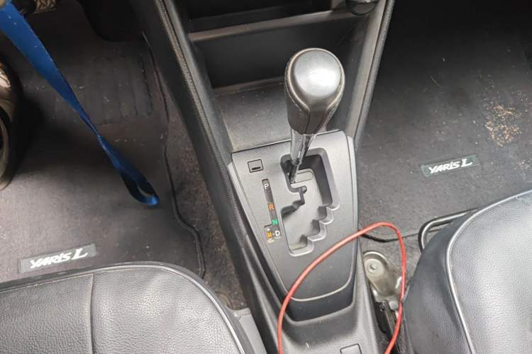 Used Toyota YARiS L Zhi Xiang 2017 1.5E CVT Dynamic Edition Gear Lever
