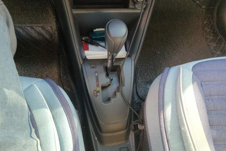 Used Toyota YARiS L Zhi Xiang 2017 1.5E CVT Dynamic Edition Gear Lever