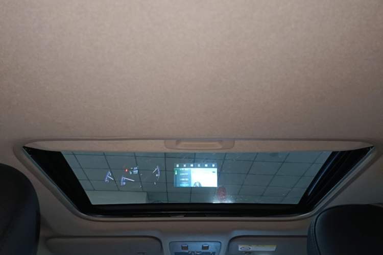 Used Toyota YARiS L Zhi Xiang 2017 1.5G CVT Xuan Dong Skyroof Edition Headliner