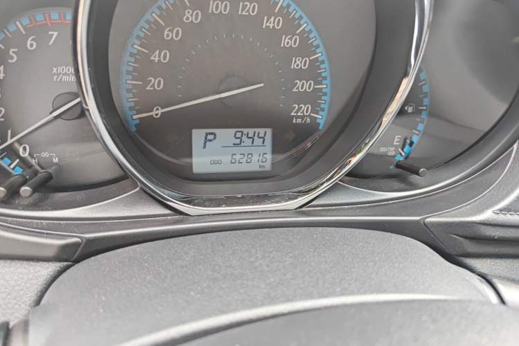 Used Toyota YARiS L Zhi Xiang 2017 1.5E CVT Dynamic Edition Odometer Close Up