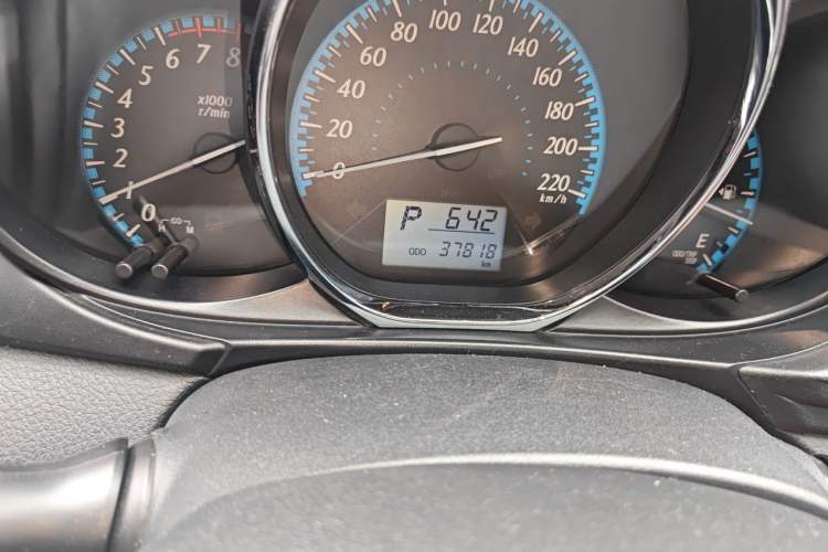 Used Toyota YARiS L Zhi Xiang 2017 1.5E CVT Dynamic Edition Odometer Close Up