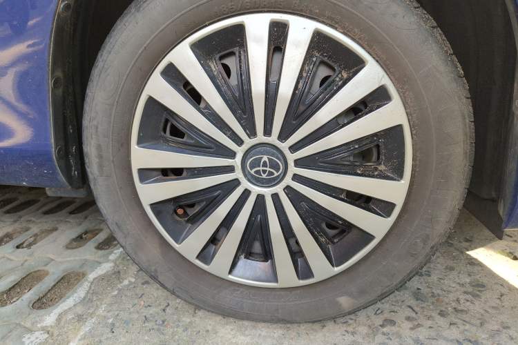 Used Toyota YARiS L Zhi Xiang 2017 1.5E CVT Dynamic Edition Right Front Wheel Hub