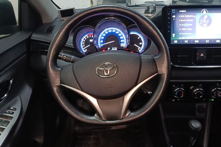 Used Toyota YARiS L Zhi Xiang 2017 1.5G CVT Xuan Dong Skyroof Edition Steering Wheel