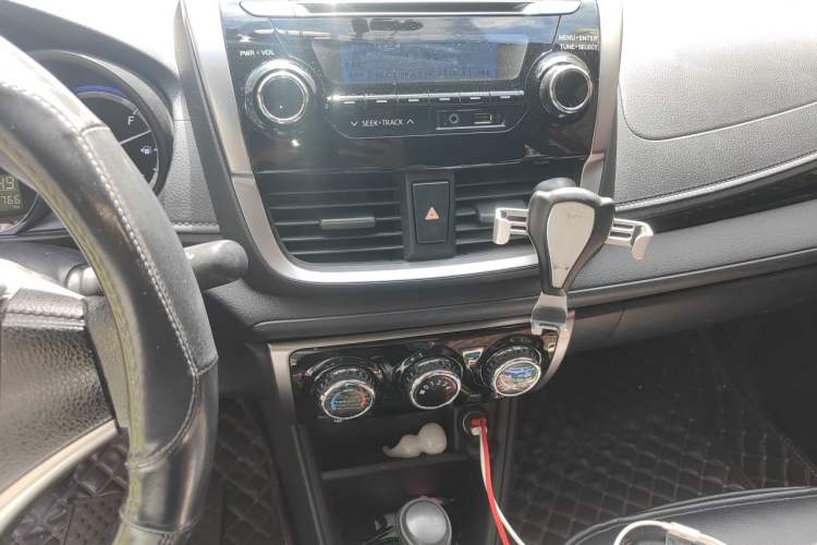 Used Toyota YARiS L Zhi Xiang 2017 1.5G CVT Xuan Dong Edition Audio And AC Panel